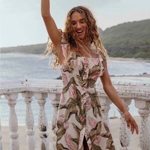 Billabong “ Love Tripper “ Tropical Dress - Midi - Cool and Comfortable - New